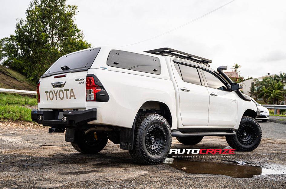TOYOTA HILUX N80 4WD ZEPHYR MATTE BLACK